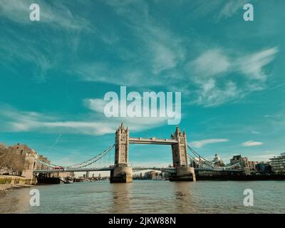 Una vista panoramica del Tower Bridge, Londra, Inghilterra, Regno Unito Foto Stock