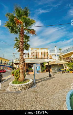 Bellissimo villaggio di Agia Marina nell'isola di Egina Foto Stock