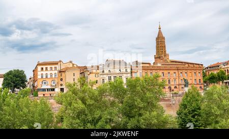 Montauban in Francia, bella città francese nel sud, panorama Foto Stock