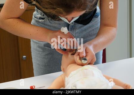 Laboratorio di simulazione della rianimazione pediatrica presso la Facoltà di Medicina di Nimes. Foto Stock