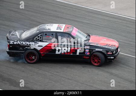 Navarre, Spagna; 6 marzo 2022: Vettura sportiva modificata, è una BMW E34 Foto Stock