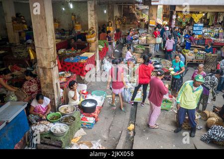 Vivace mercato radizionale a Ubud, Bali, Indonesia Foto Stock