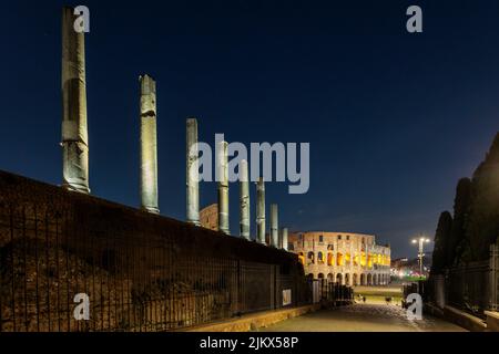 Roma Italia ; 03 28 2022 ; Fotografie notturne di monumenti romani Foto Stock