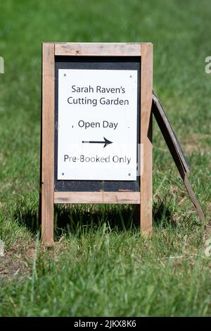 Perch Hill Farm - Sarah Raven's Cutting Garden Open Day Sign - Robertsbridge, East Sussex, England, UK Foto Stock