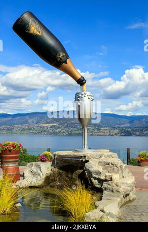 Kelowna, British Columbia, Canada - 9 luglio 2022:Summerhill Pyramid Winery è un'azienda vinicola biologica e vigneto situata nella Okanagan Valley di Kelowna Foto Stock