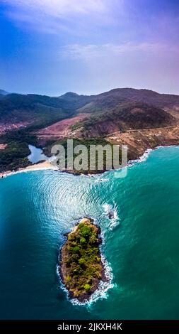 Vista panoramica di una piccola isola Foto Stock