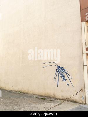 Arte di strada, murale di Canavar raffigurante scarafaggio sul muro nel distretto di Kadiköy di Istanbul, Turchia Foto Stock