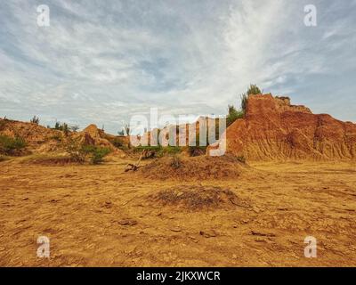 Un bellissimo scatto del deserto di Tatacoa in Colombia durante il giorno Foto Stock