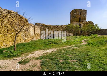 Le rovine della fortezza di Enisala a Dobruja, Romania Foto Stock