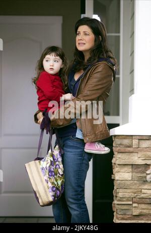 KENNEDI CLEMENTS, DAPHNE ZUNIGA, una famiglia per il giorno del ringraziamento, 2010 Foto Stock