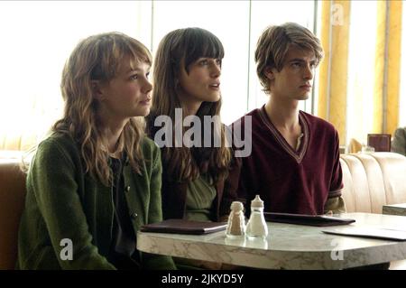 CAREY MULLIGAN e Keira Knightley, Andrew Garfield, mai mi lascia andare, 2010 Foto Stock