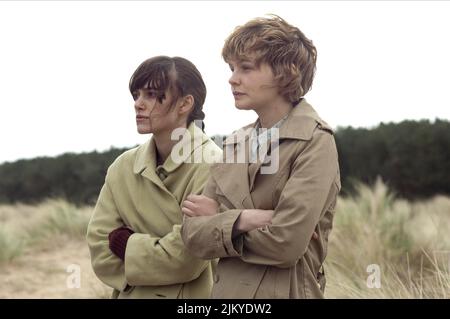 KEIRA KNIGHTLEY, CAREY MULLIGAN, mai mi lascia andare, 2010 Foto Stock