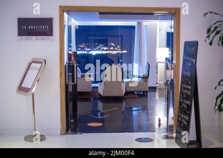 Interni moderni di un ristorante dell'hotel Foto Stock