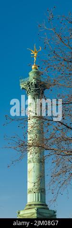 Parigi, Place de la Bastille, colonna con la statua dell'angelo d'oro Foto Stock