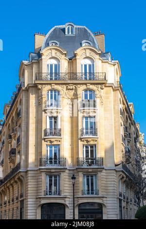 Neuilly-sur-Seine, edifici di lusso nel centro Foto Stock