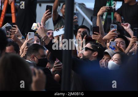 Los Angeles, California, USA 1st agosto 2022 Singer/attore Bad Bunny, alias Benito Martinez Ocasio partecipa al "Bullet Train" di Los Angeles Premiere of Columbia Pictures al Regency Village Theatre il 1 agosto 2022 a Los Angeles, California, USA. Foto di Barry king/Alamy Stock Foto Foto Stock