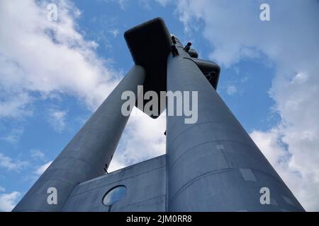 Praga, Repubblica Ceca - Maggio 17 2022: La famosa torre della televisione di Zizkov, torre di trasmissione unica costruita a Praga tra il 1985 e il 1992. Foto Stock