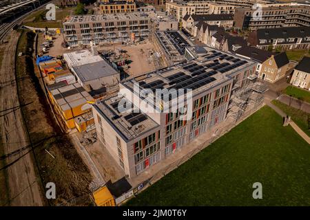 Panoramica aerea di cantiere in Zutphen di investimento immobiliare e mercato immobiliare sociale edilizia collettiva progetto Ubuntuplein. Foto Stock