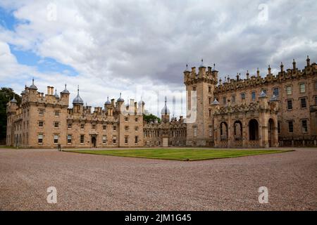 Floors Castle, Roxburgh Estate, Scottish Borders, Scotland, il più grande edificio abitato della Scozia Foto Stock