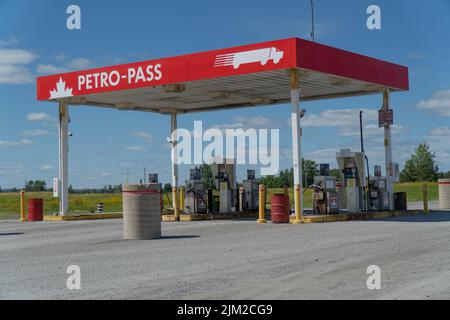 new liskeard, ontario canada - agosto 2 2022: stazione di rifornimento petro pass Foto Stock