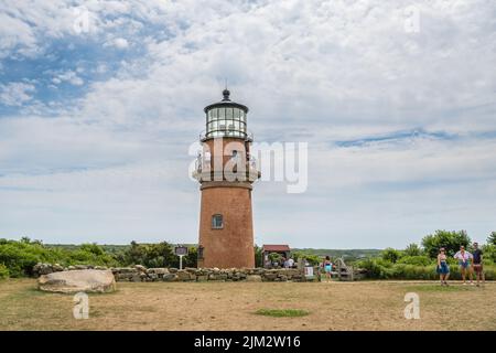 Martha's Vineyard, Massachusetts, USA-26 luglio 2022: Lo storico faro gay Head di Aquinnah sul vigneto di Martha's, che è stato recentemente trasferito Foto Stock