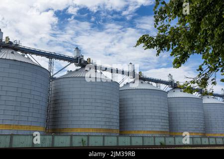 Serbatoi terminali granella Foto Stock