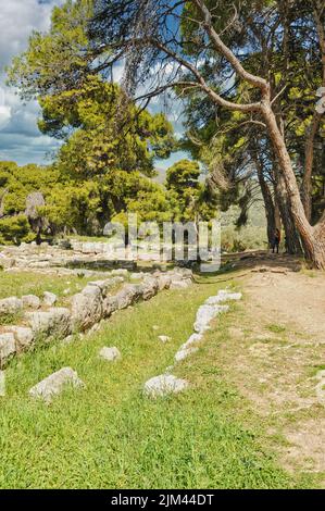 Epidauro, Grecia. 3 marzo 2010: Rovine del Santuario di Asklepios presso l'Epidauro in Grecia. Epidauro è una città antica. Foto Stock