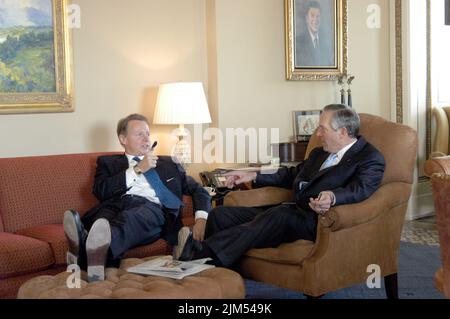 Ufficio del Segretario - Segretario Donald Evans con i membri del Congresso Foto Stock