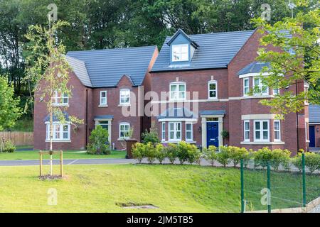 Woodbeck nuovo sviluppo di alloggi a Holcombe Brook, Ramsbottom, Bury, di 4 e 5 case indipendenti letto, Lancashire, Inghilterra, UK estate 2022 Foto Stock