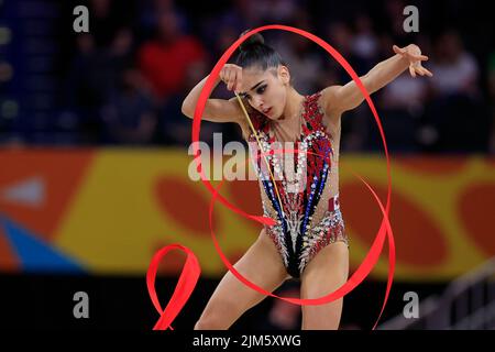 Birmingham, Regno Unito. 04th ago 2022. Suzanna Shahbazian del Canada esegue la sua routine nastro a Birmingham, Regno Unito il 8/4/2022. (Foto di Conor Molloy/News Images/Sipa USA) Credit: Sipa USA/Alamy Live News Foto Stock