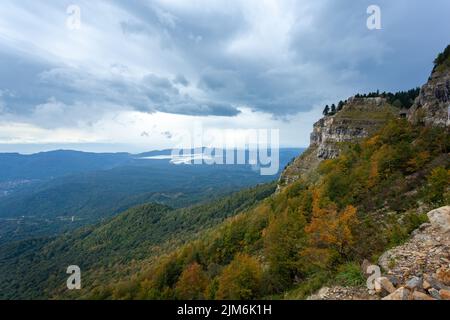 Splendido paesaggio della regione di Racha in Georgia. Viaggi Foto Stock