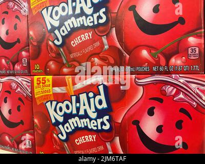 Grovetown, GA USA - 12 21 21: Negozio di alimentari al dettaglio Kool aiuti jammers ciliegia Foto Stock