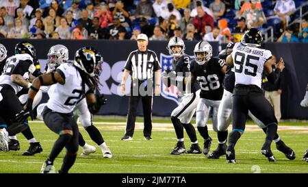 Canton, OH, Stati Uniti. 4th ago 2022. Jarrett Stidham #3 durante il gioco Jacksonville Jaguars vs Las Vegas Raiders Hall of Fame a Canton, OH. Jason Pohuski/CSM/Alamy Live News Foto Stock