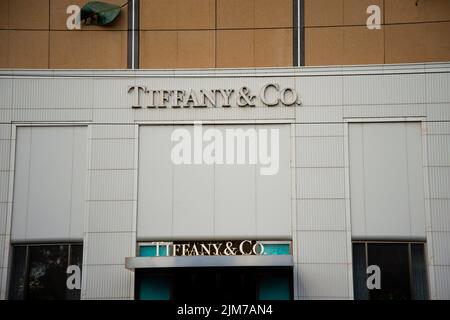 Adelaide, Australia - 1 maggio 2022: Tiffany and Co. Il rivenditore americano di lusso in gioielli pregiati Foto Stock