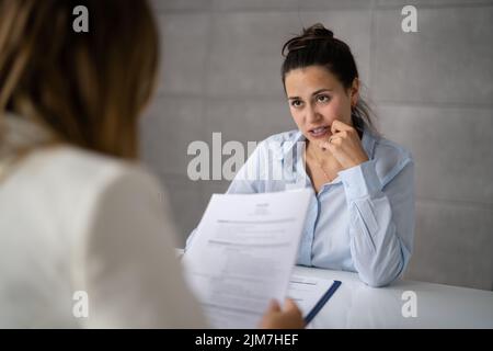 Insoddisfatto lavoro Intervista prima impressione errore. Candidato non riuscito Foto Stock