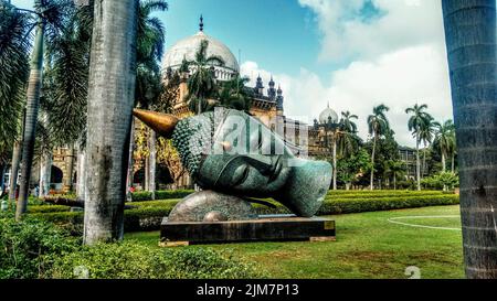 Statua del Buddha che dorme al museo Chhatrapati Shivaji Maharaj di Mumbai, India Foto Stock