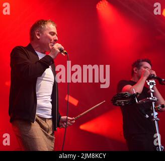 Belle e Sebastian in performance al Bristol Harbour Festival. Lloyds Amphitheater, Bristol, Regno Unito. Luglio 15 2022. Foto Stock