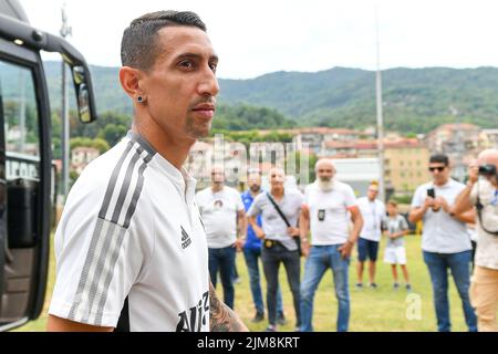 Angel di Maria del Juventus FC arriva per la prematura amichevole tra Juventus A e Juventus B a campo Comunale Gaetano Scirea a Villar Foto Stock