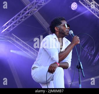 La rock band di Bristol si esibirà nel 45s al Bristol Harbour Festival di Bristol, Regno Unito. Luglio 16 2022. Foto Stock