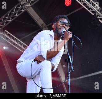 La rock band di Bristol si esibirà nel 45s al Bristol Harbour Festival di Bristol, Regno Unito. Luglio 16 2022. Foto Stock