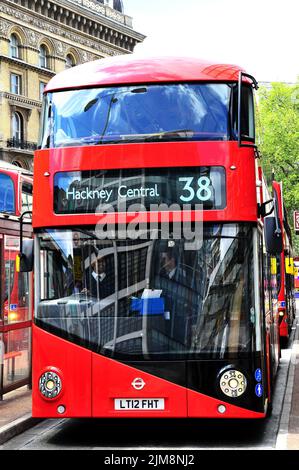 Nuovo autobus routemaster Foto Stock