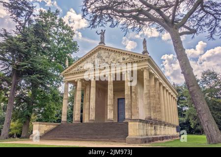 Tempio di Concord e Victory Stowe giardini Regno Unito Foto Stock