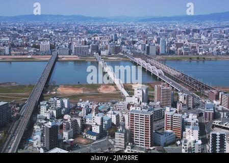 Vista sulla città di Osaka dall'Umeda Sky Building Foto Stock