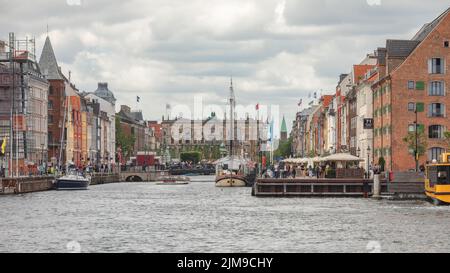 Canale del porto di Nyhavn a Copenhagen, Danimarca Foto Stock
