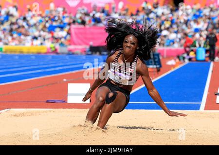 Birmingham, Regno Unito. 05th ago 2022. Christabel Nettey del Canada suona nel salto lungo a Birmingham, Regno Unito il 8/5/2022. (Foto di Conor Molloy/News Images/Sipa USA) Credit: Sipa USA/Alamy Live News Foto Stock