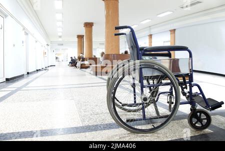 Corridoio dell'ospedale della sedia a rotelle Foto Stock