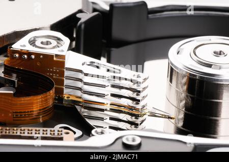 Smontate il computer unità disco rigido sullo sfondo Foto Stock