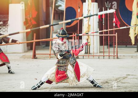 Suwon-si, Corea del Sud 23 dicembre 2016 tradizionale 24 Arti Marziali Trial Performance Foto Stock