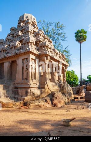 Tempio di roccia-taglio Shore a Mahabhalipuram Sito Patrimonio Mondiale vicino a Chennai in India. Foto Stock