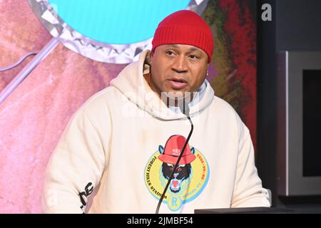 LL Cool J illumina l'Empire state Building per celebrare il Rock the Bells Festival a sostegno dell'Universal Hip Hop Museum il 5 agosto 2022 a NE Foto Stock